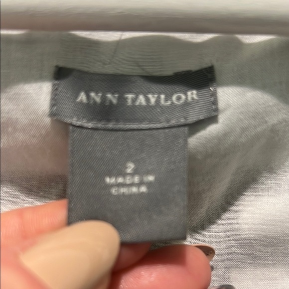 ANN TAYLOR Black and White Linen Blend Split Neck Flare Dress Size 2 - Like New - Picture 2 of 9